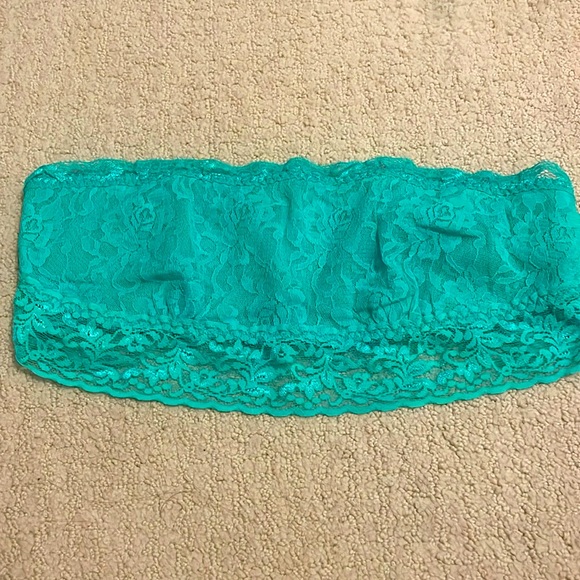 Floral Lace Bandeau - Picture 2 of 6